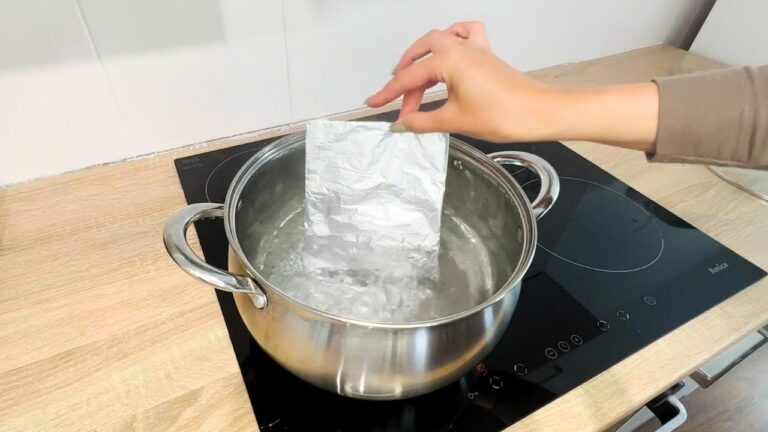 8 erstaunliche Ergebnisse von Aluminiumfolie im kochenden Wasser entdecken!